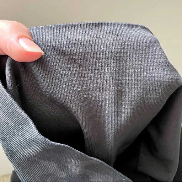 Spanx EcoCare Seamless Leggings  Black Camo - Picture 7 of 8